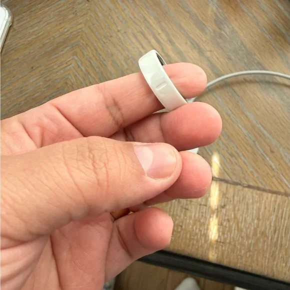 Oura Ring 4 Ceramic Cloud Size 11 - Picture 6 of 8